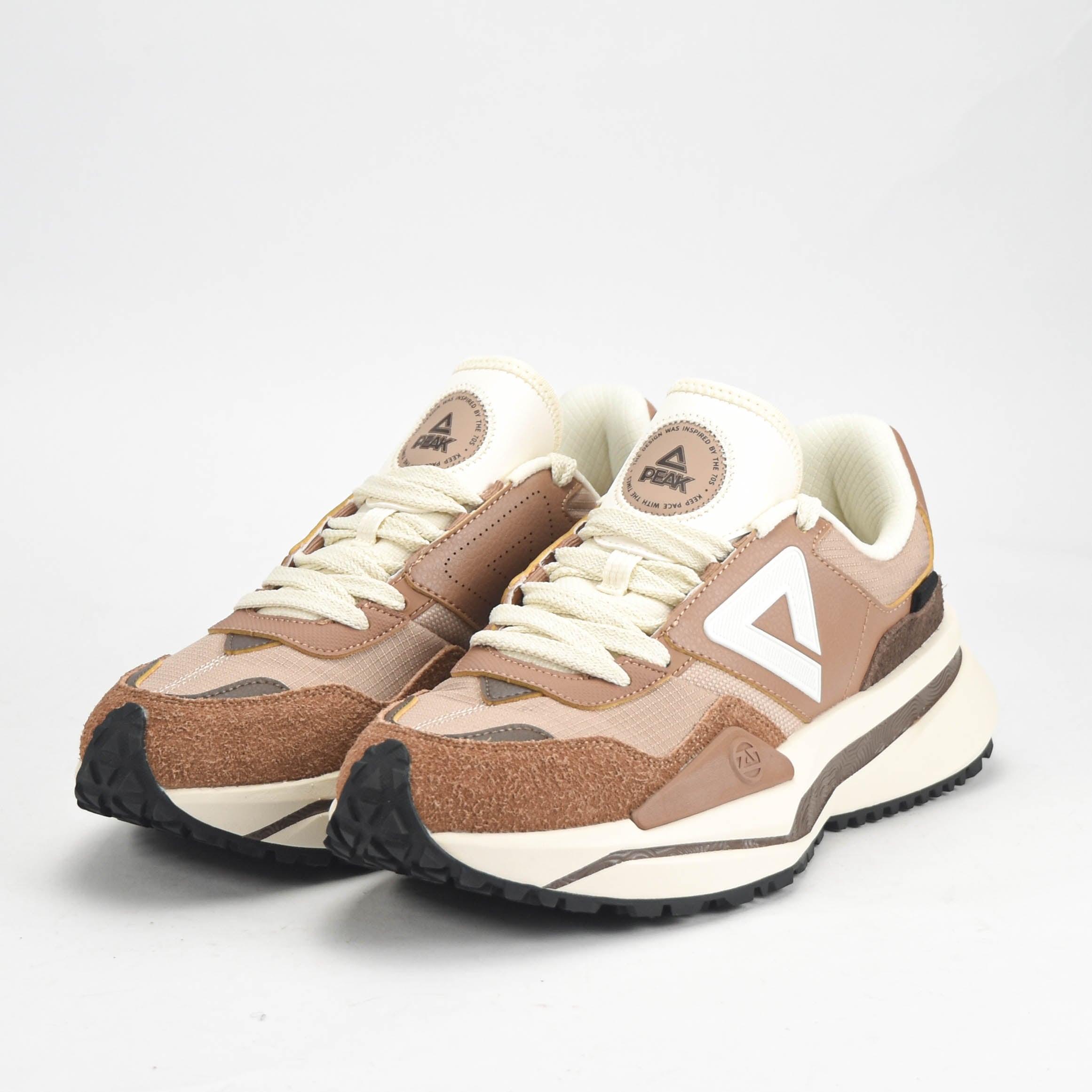 PEAK SHOES