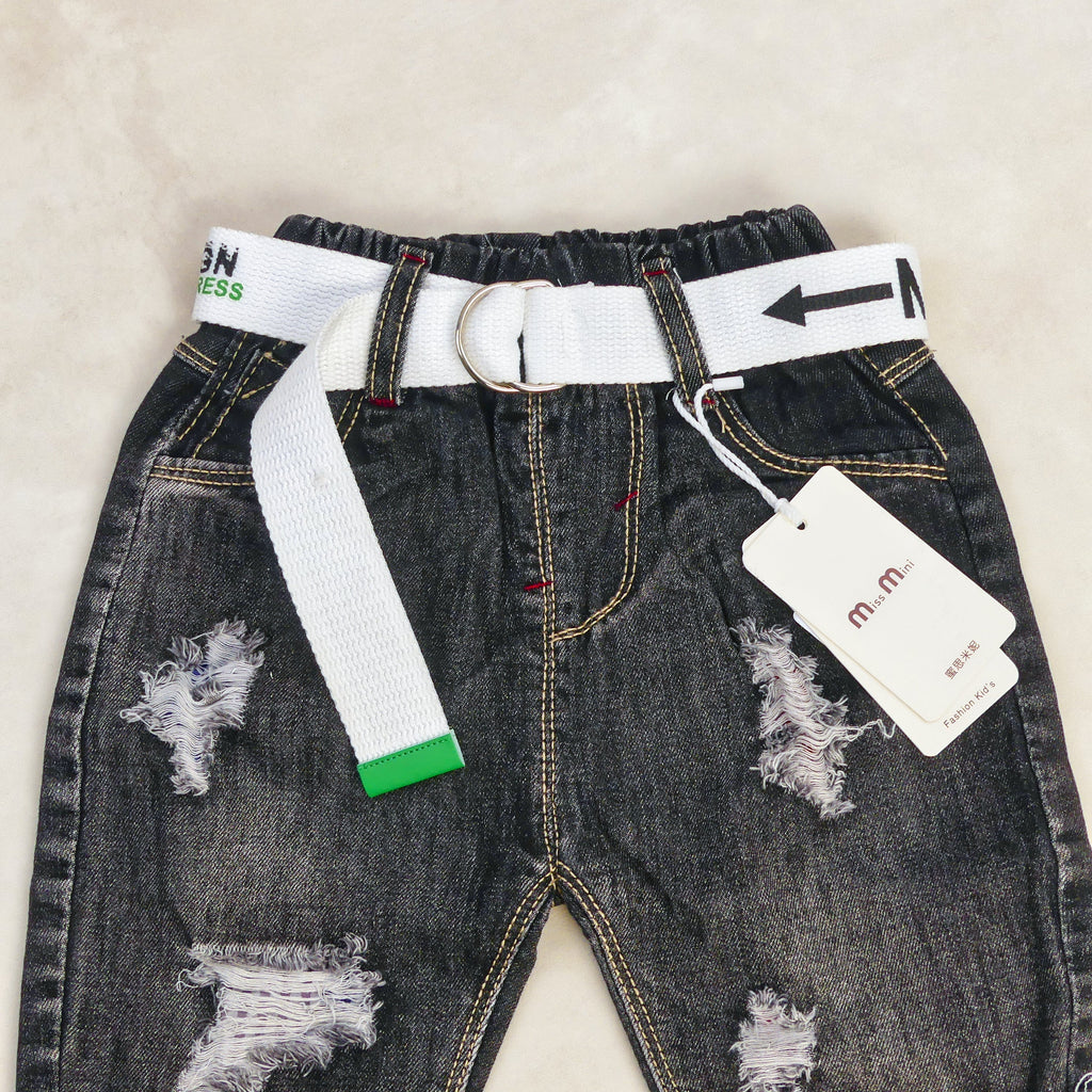 Pantacourt Jeans noir  avec Bordure a carreau Bleu et rouge