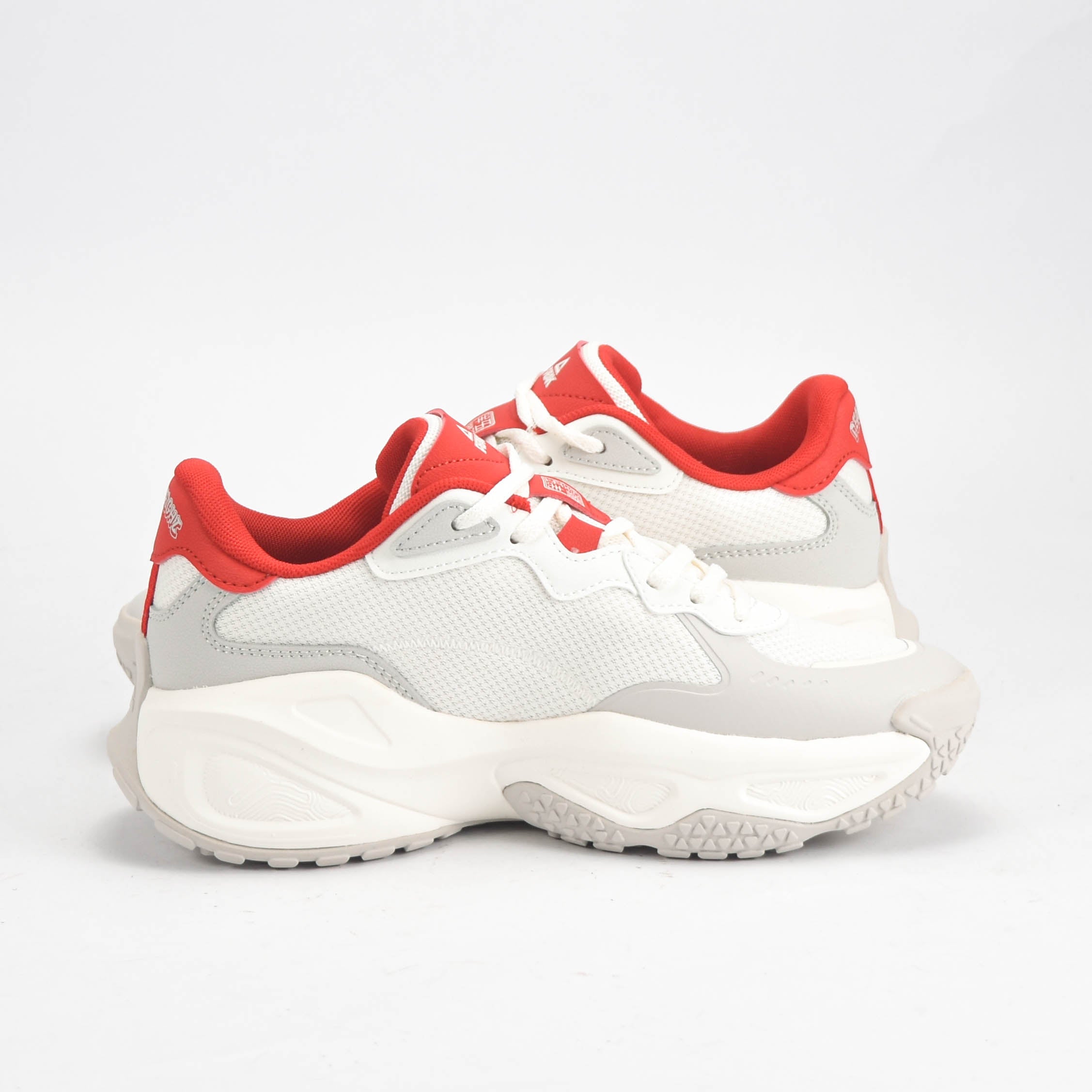PEAK SHOES