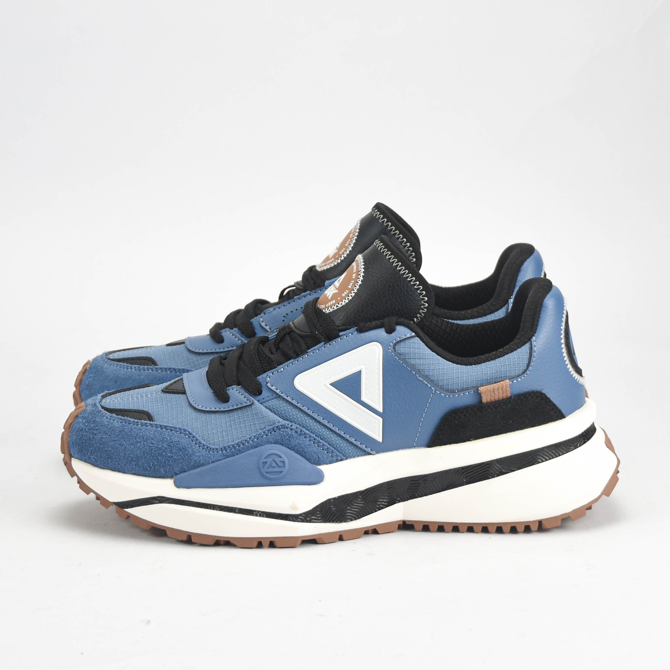 PEAK SHOES