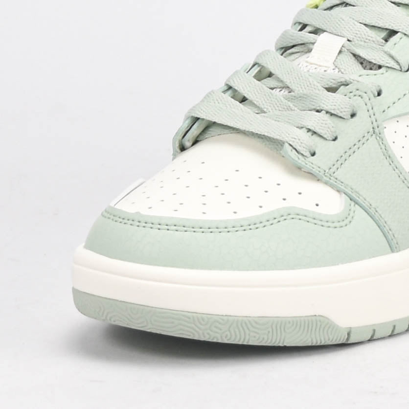 PEAK SHOES