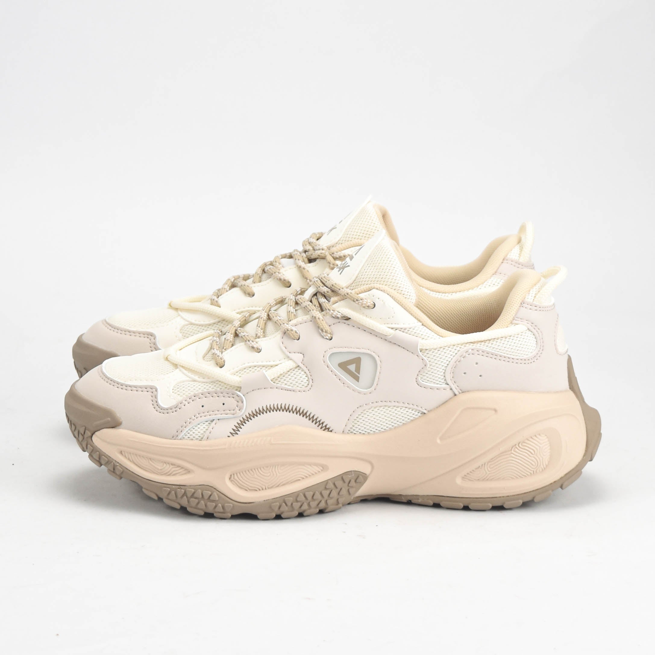 PEAK SHOES