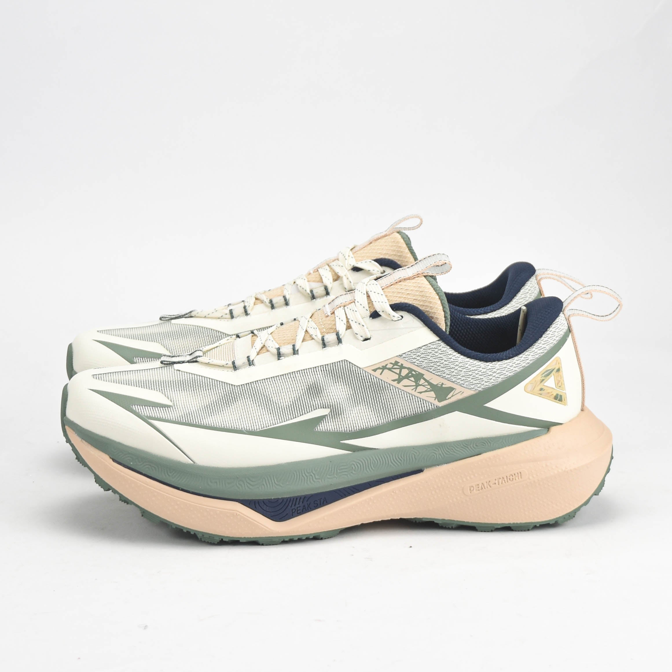 PEAK SHOES