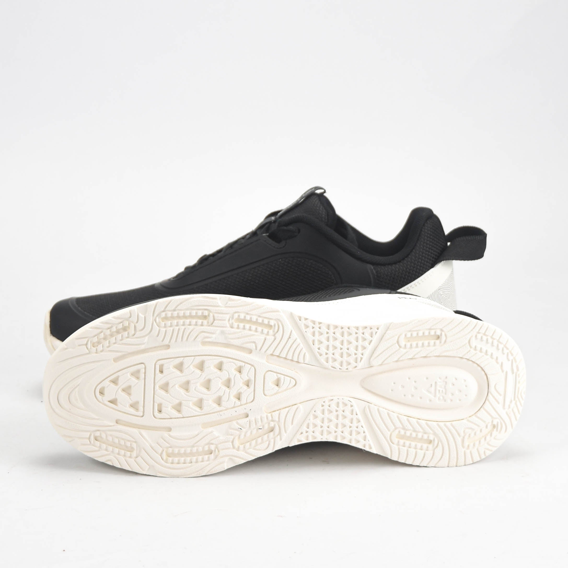 PEAK SHOES