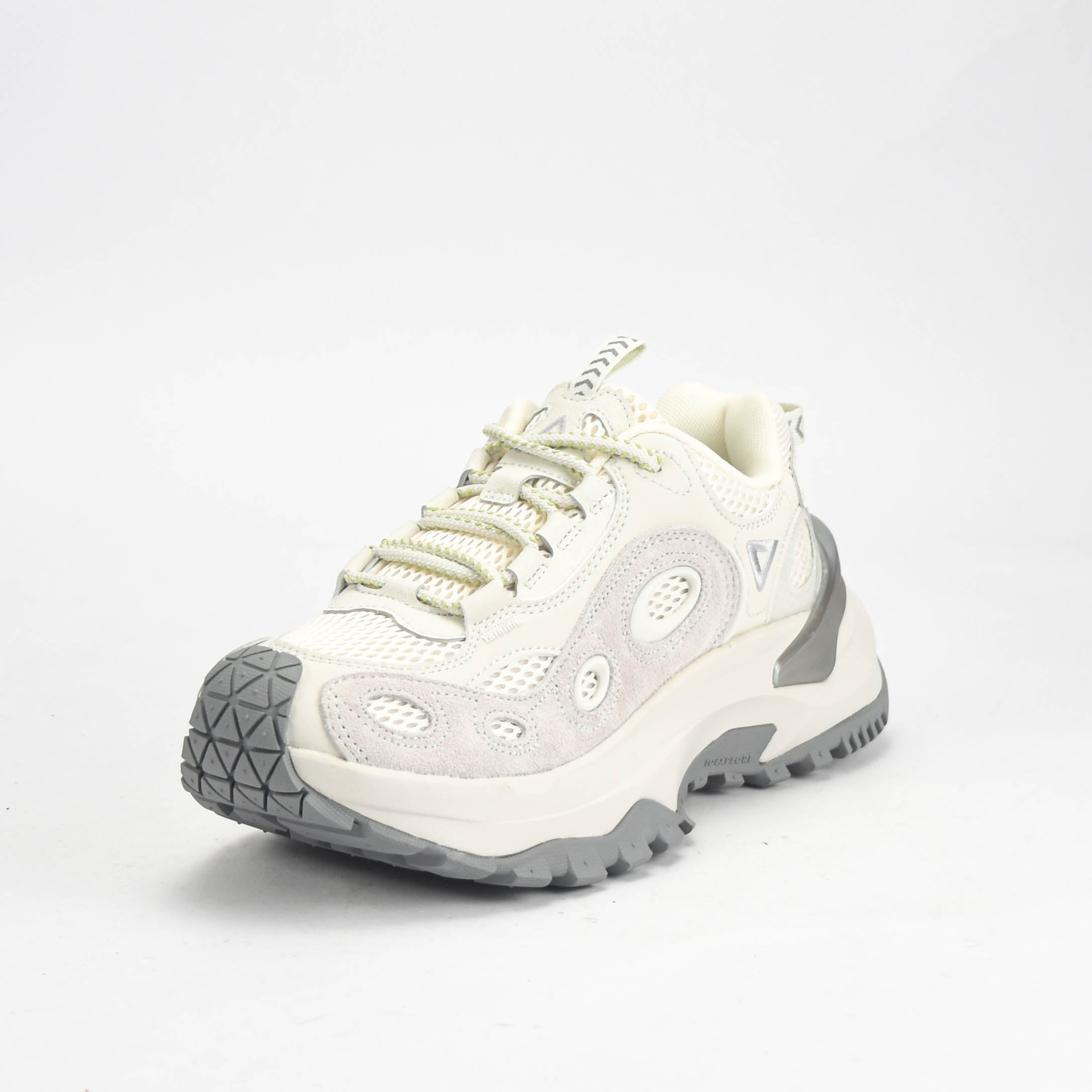 PEAK SHOES