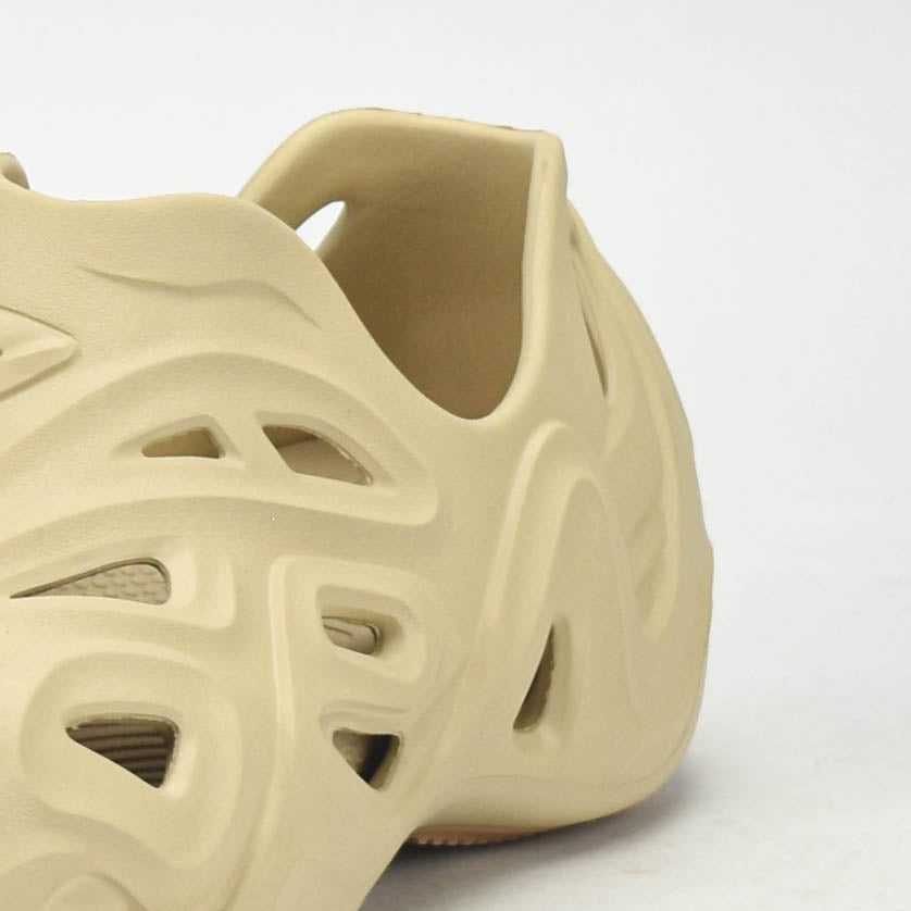 PEAK SANDALS