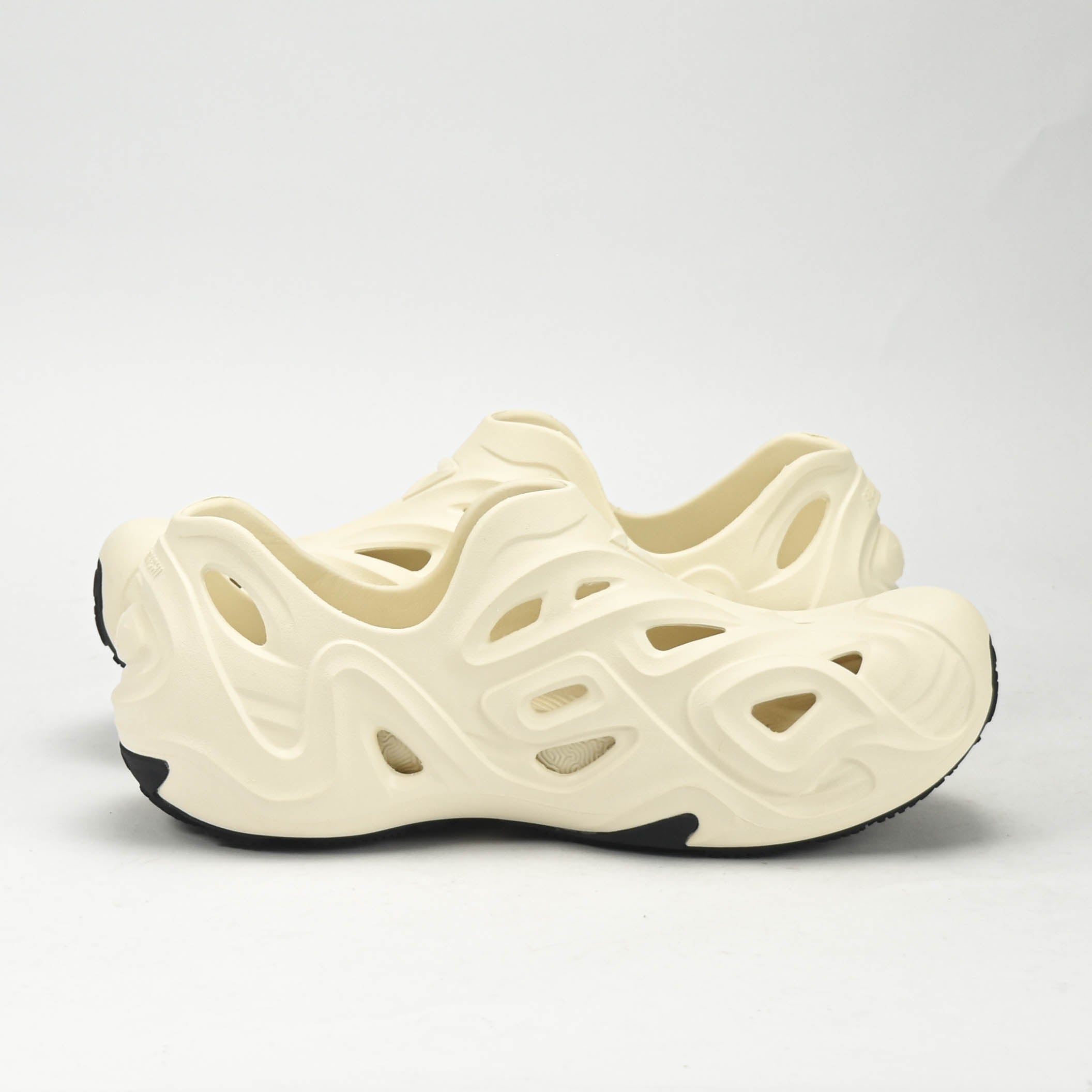 PEAK SANDALS