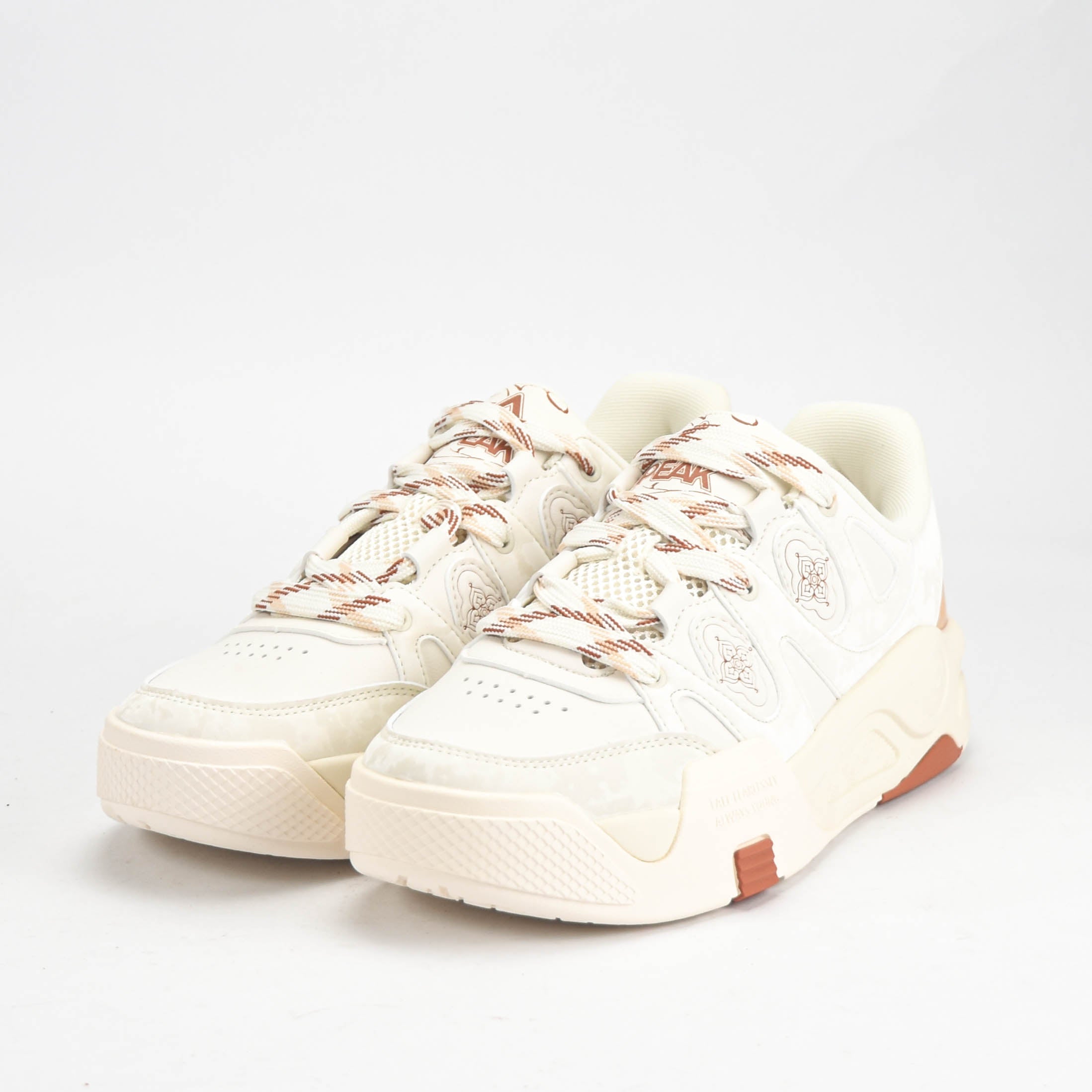 PEAK SHOES