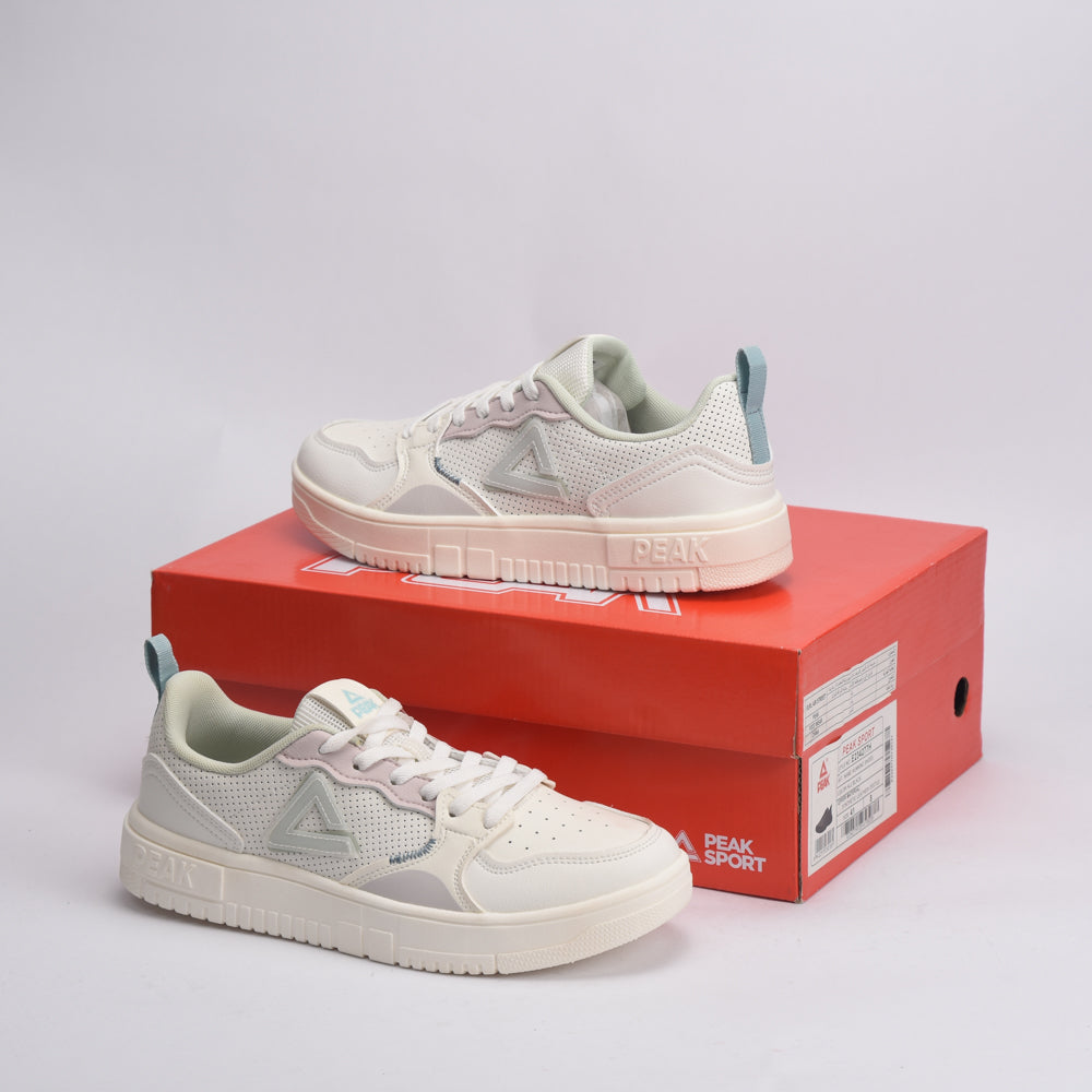 PEAK FOOTWEAR