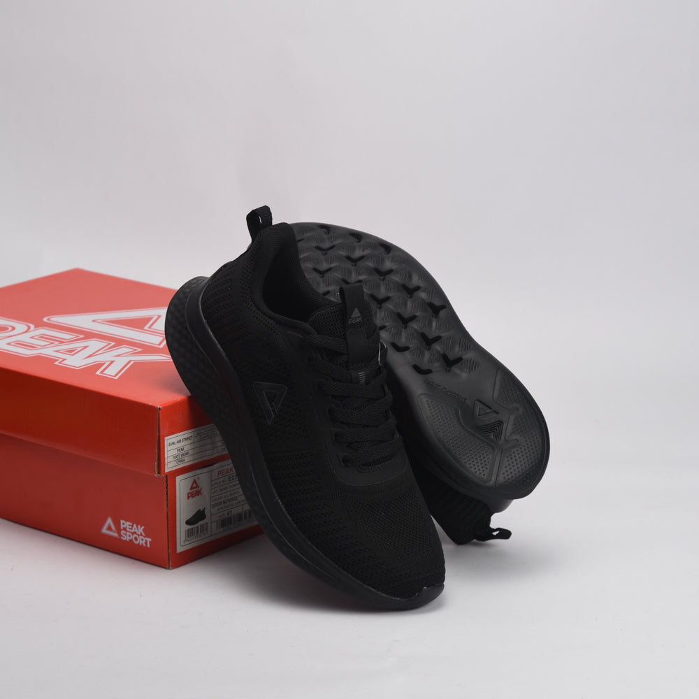 PEAK FOOTWEAR