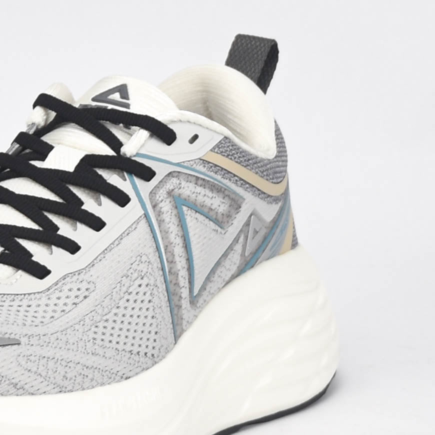 PEAK SHOES