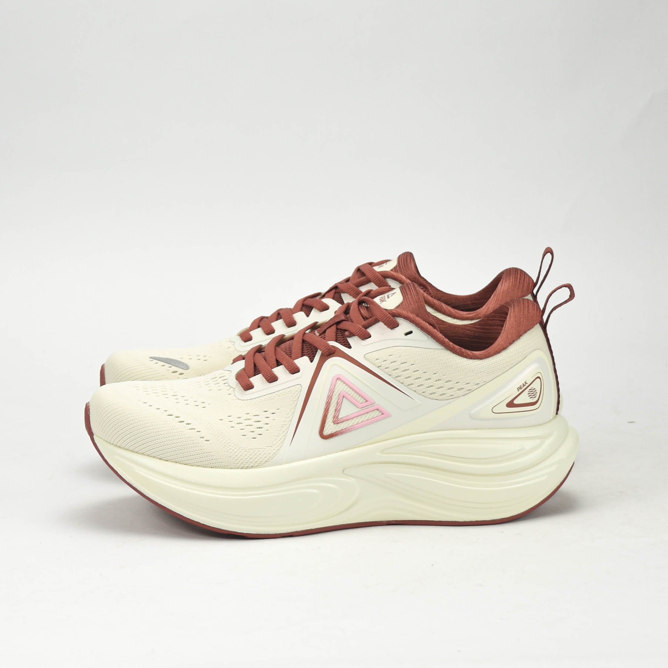 PEAK SPORTS SHOES