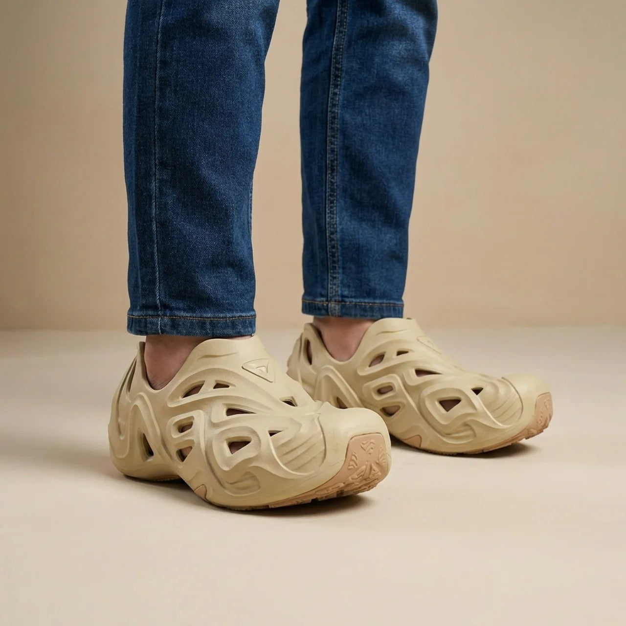 PEAK SANDALS