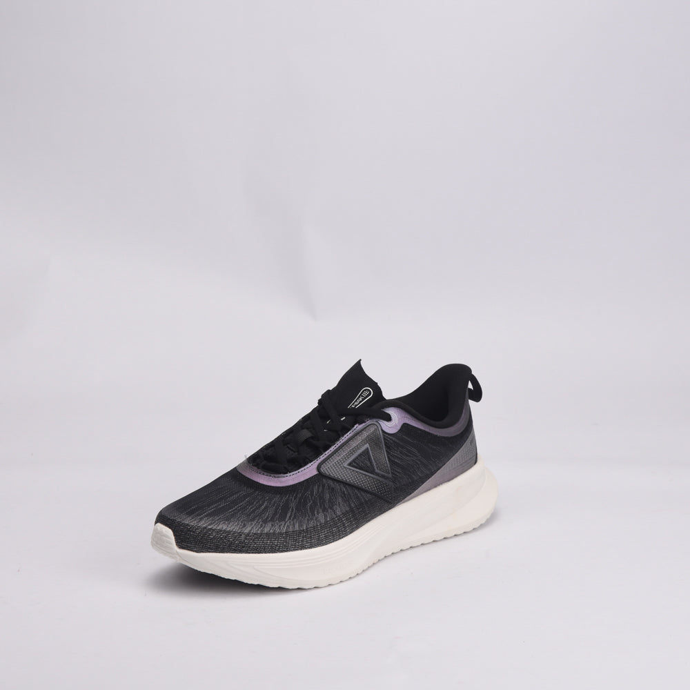 PEAK FOOTWEAR