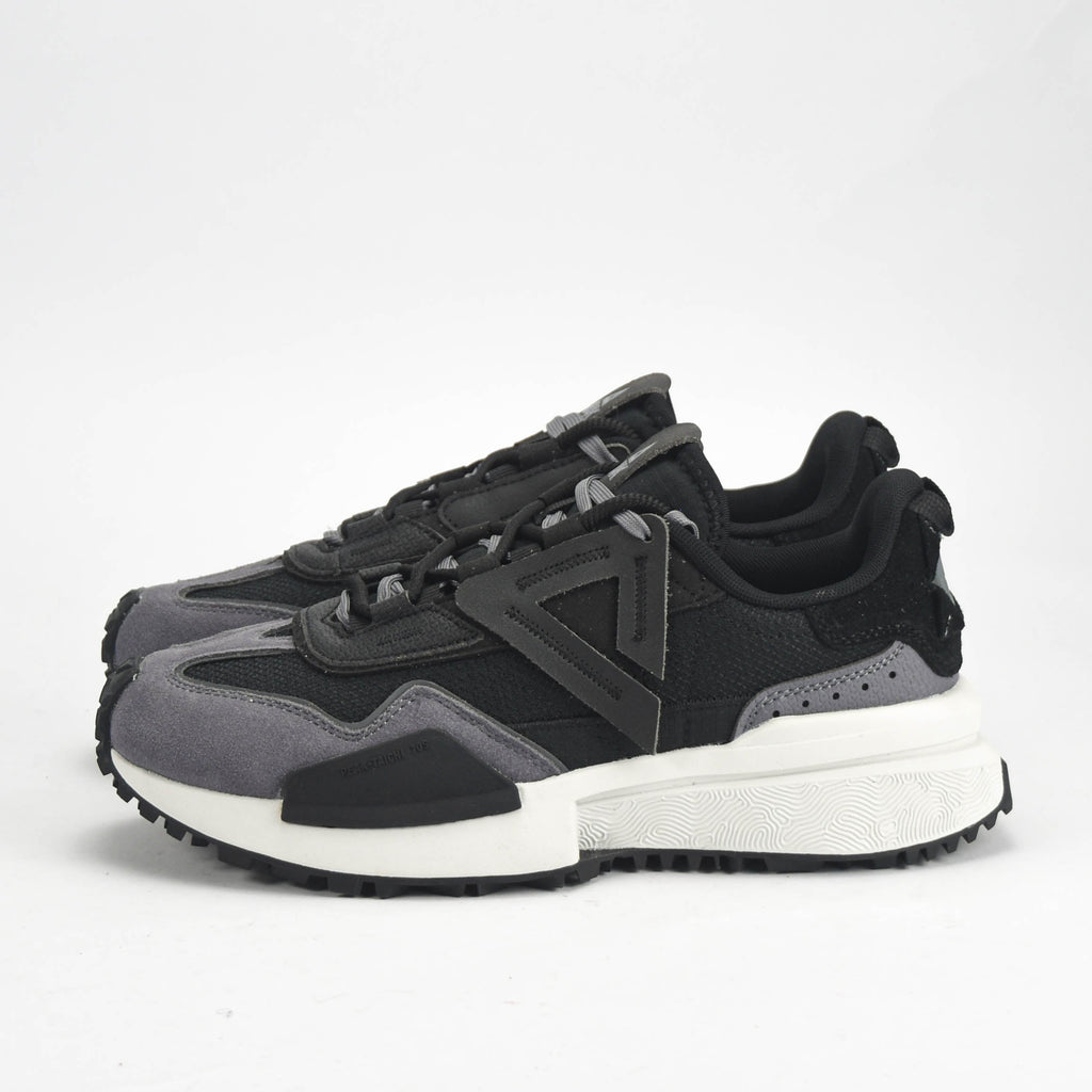 PEAK SHOES