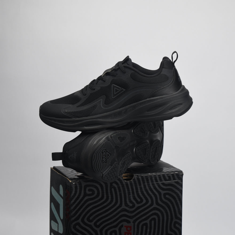 PEAK FOOTWEAR