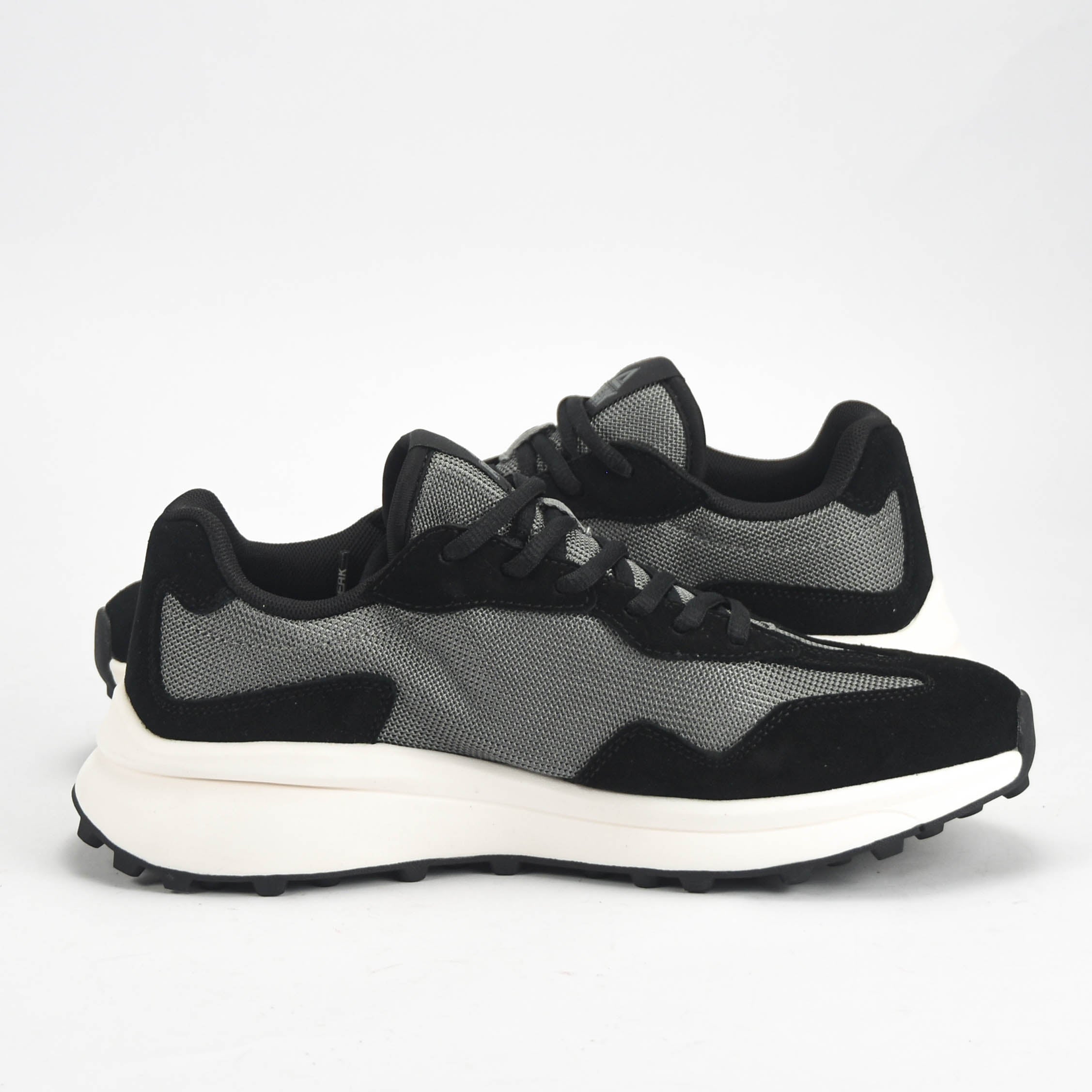 PEAK SHOES