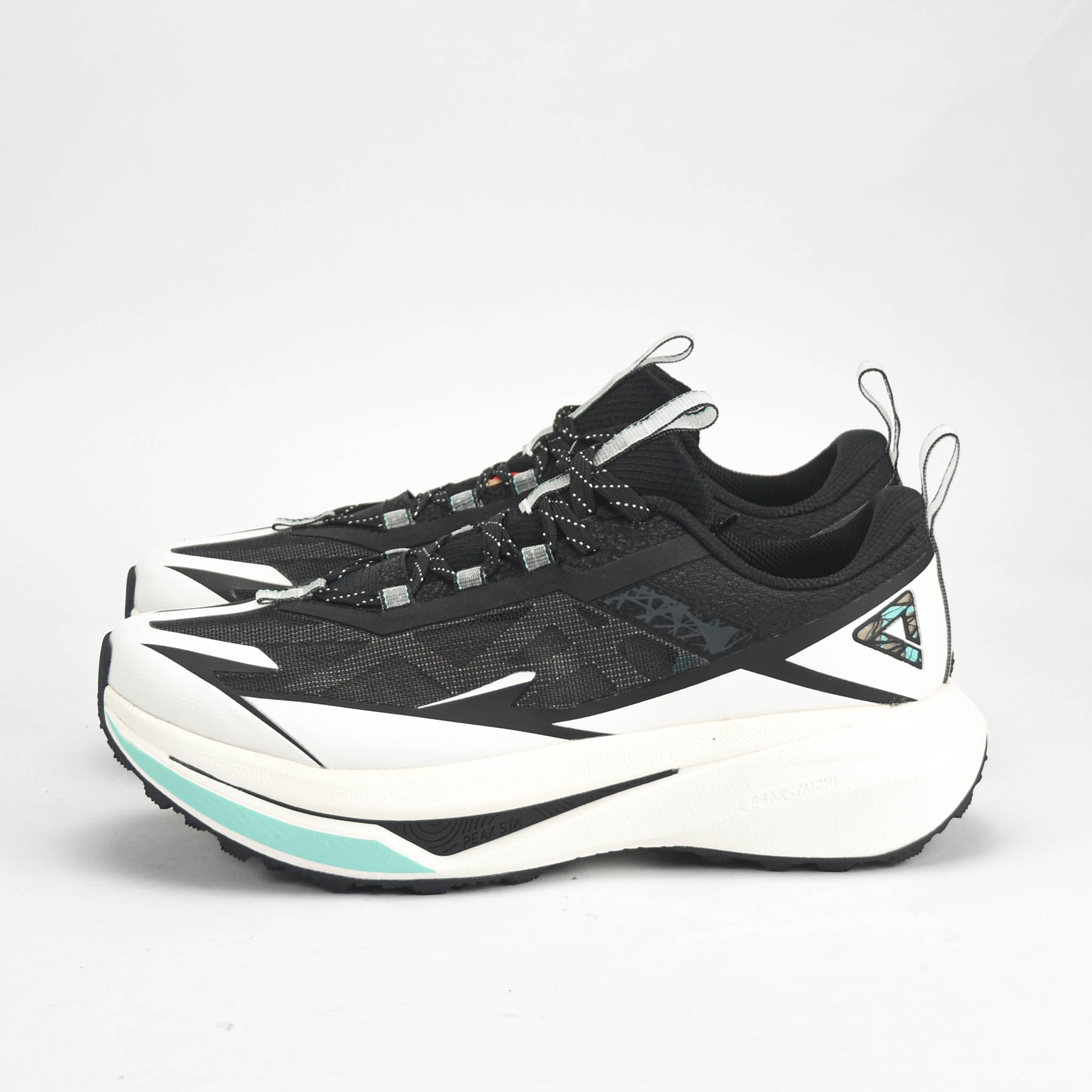 PEAK SHOES
