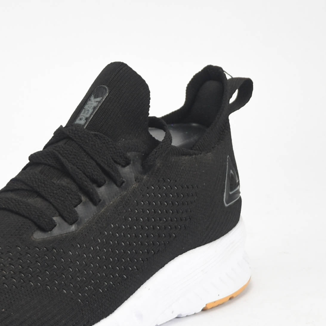 PEAK SHOES